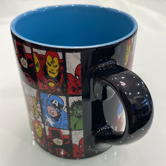 *NEW* Disney Marvel Comics Grid Mug - 14oz - Picture 4 of 7
